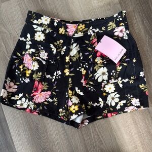 Avec Les Filles Black and Pink Floral  Shorts Size:8